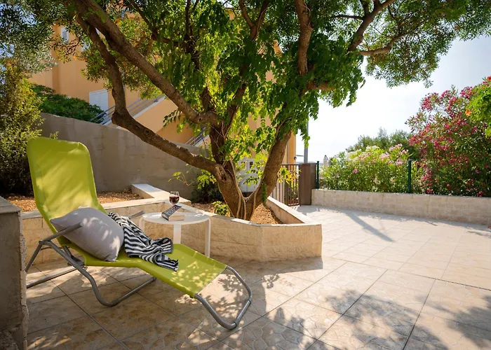 Апартаменти Big Sunny Terrace Hvar