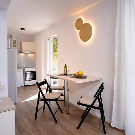 Апартаменти Big Sunny Terrace Hvar *