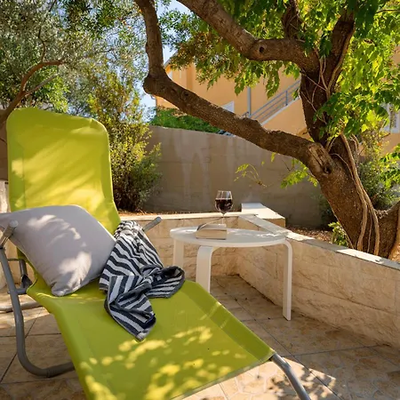 Big Sunny Terrace Hvar 아파트