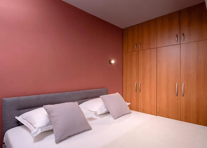 Big Sunny Terrace Hvar Apartment